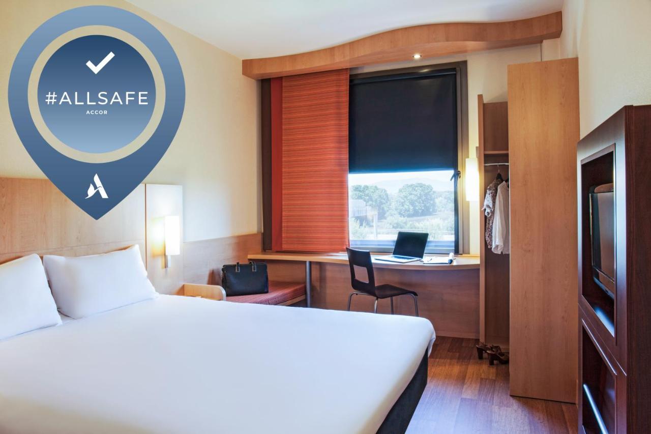 Ibis Lleida Hotel ภายนอก รูปภาพ