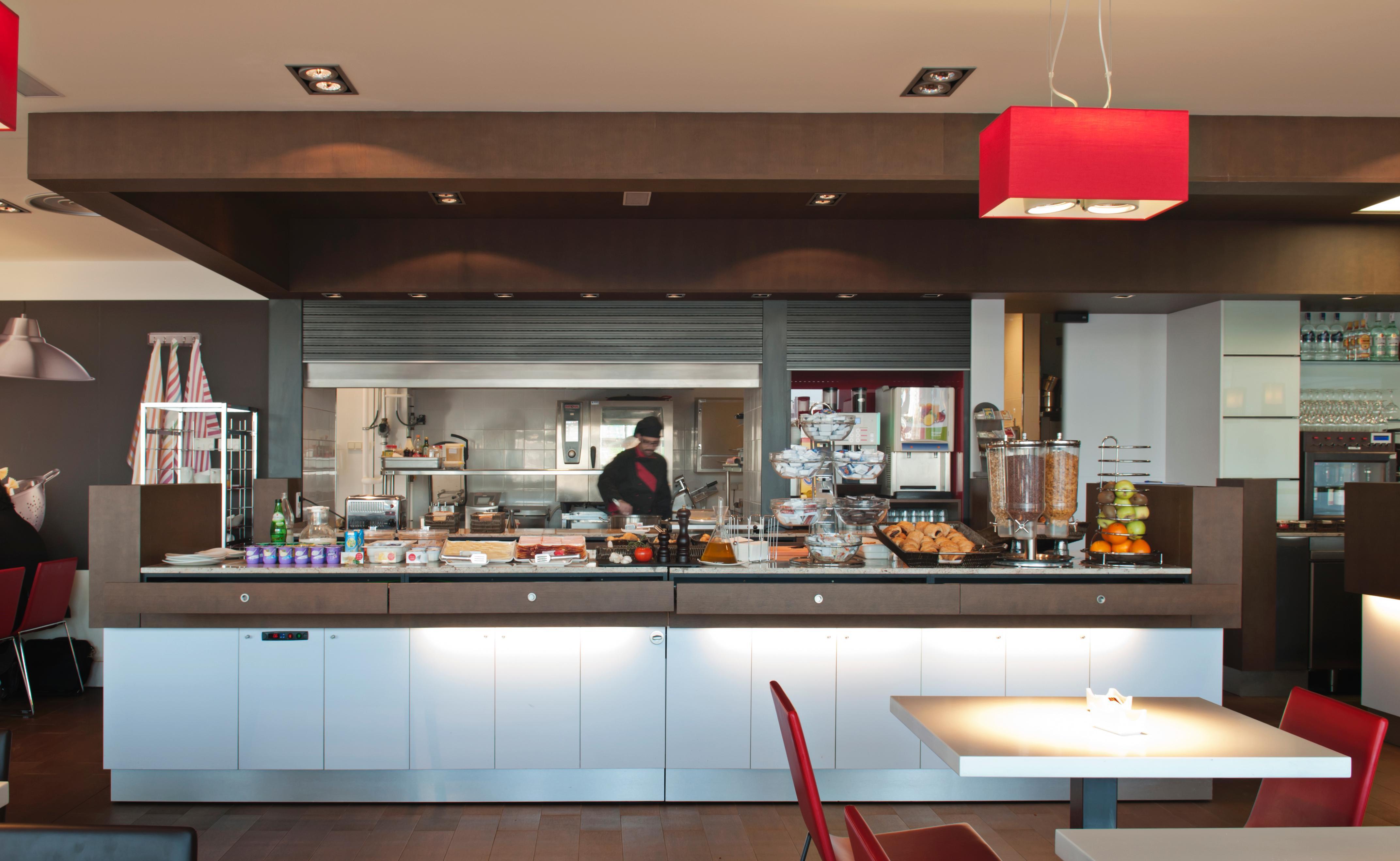 Ibis Lleida Hotel ภายนอก รูปภาพ