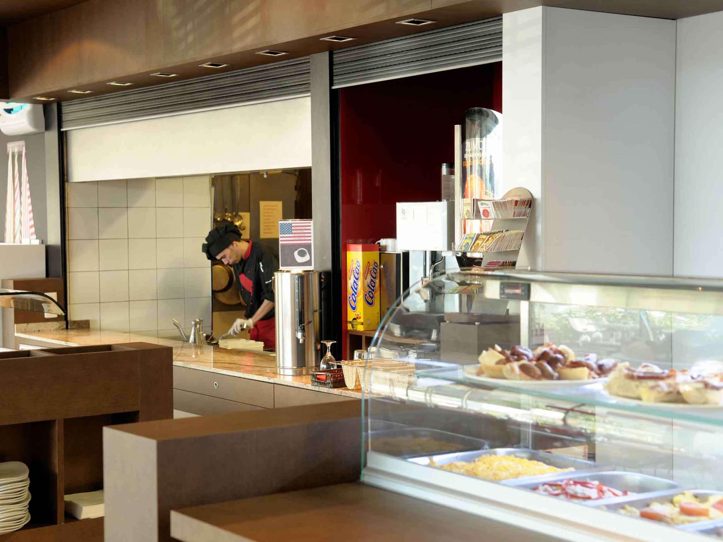 Ibis Lleida Hotel ภายนอก รูปภาพ