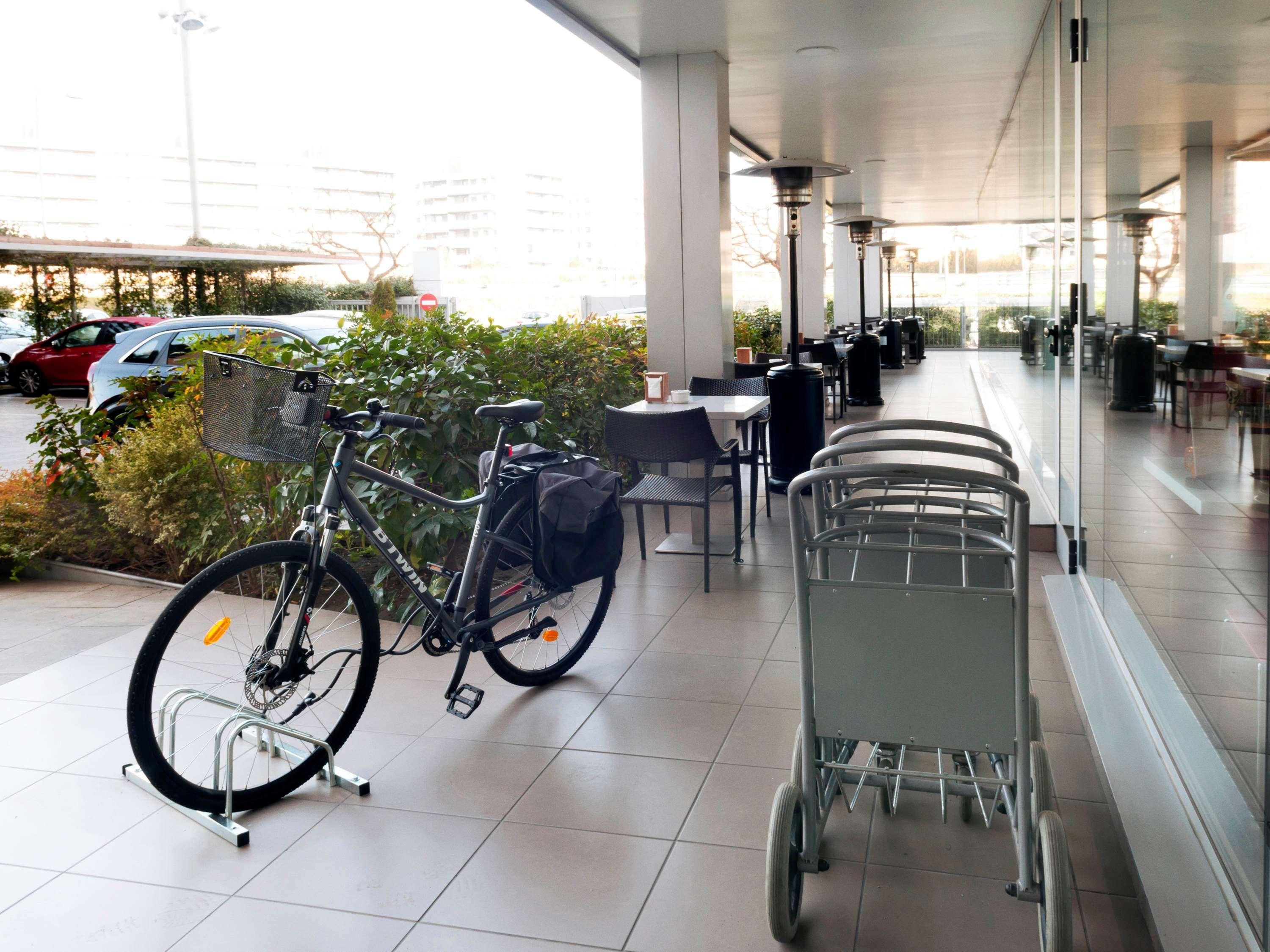 Ibis Lleida Hotel ภายนอก รูปภาพ