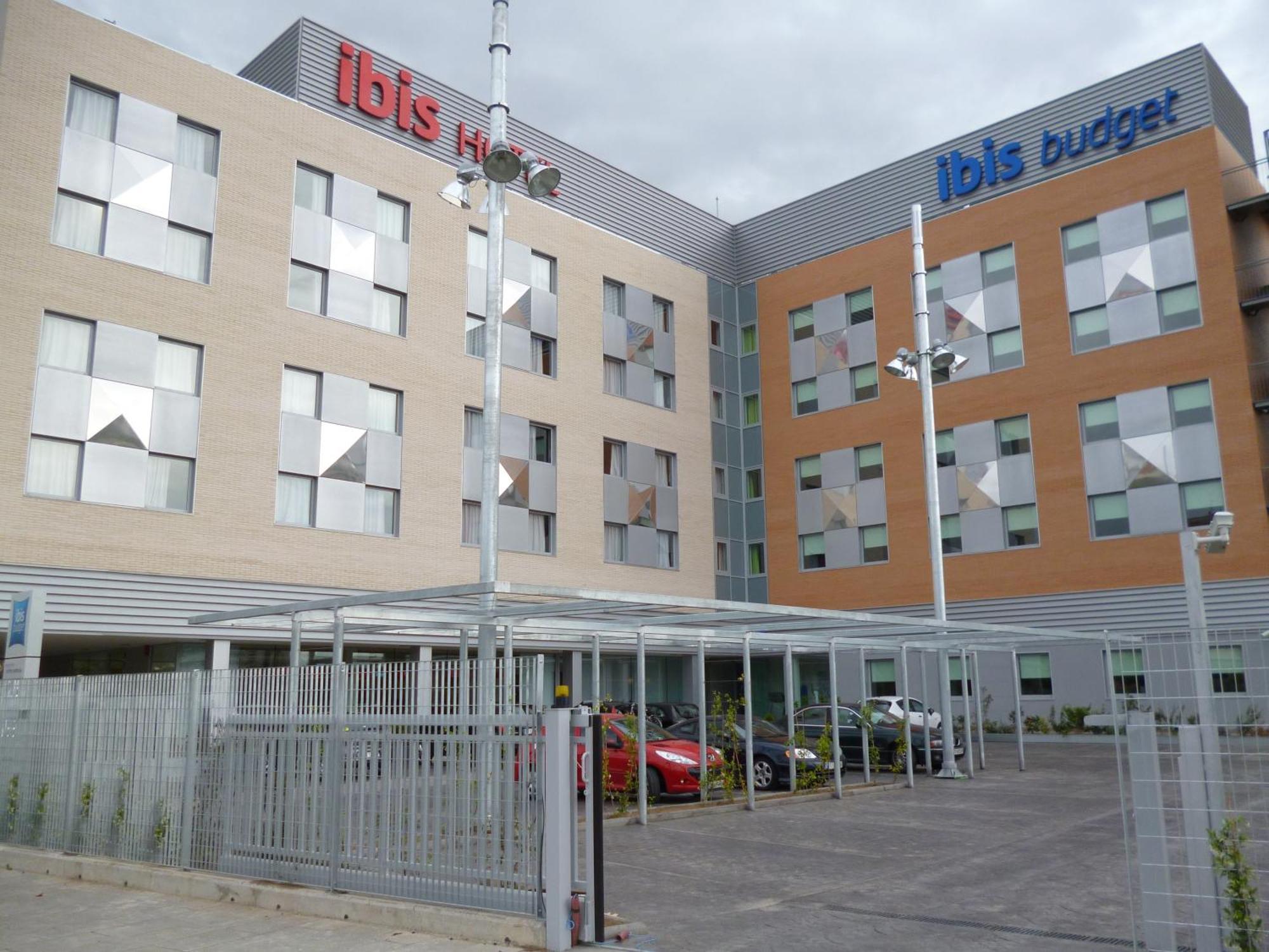 Ibis Lleida Hotel ภายนอก รูปภาพ