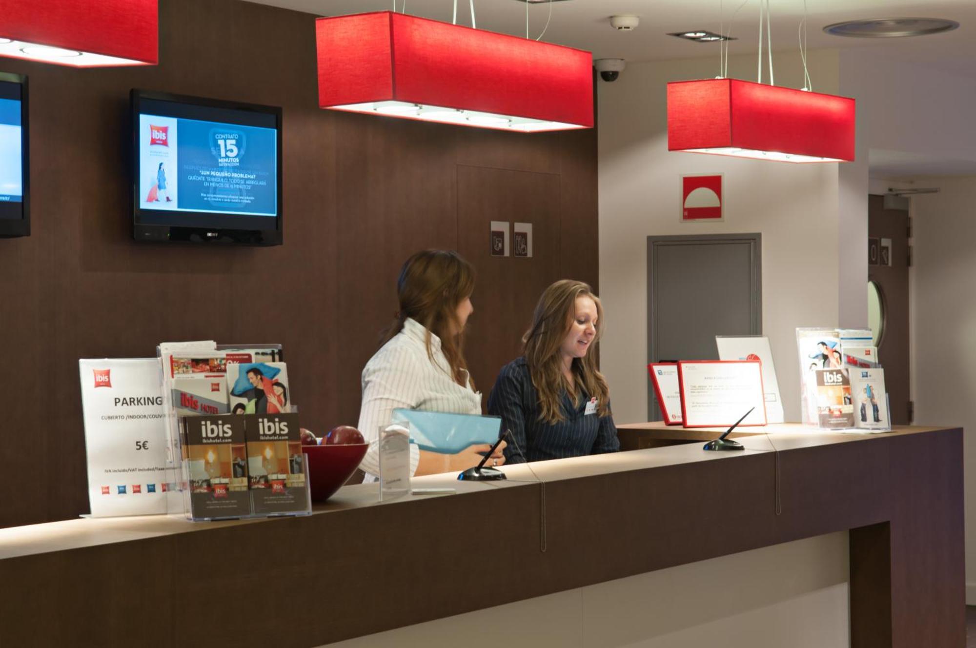 Ibis Lleida Hotel ภายนอก รูปภาพ