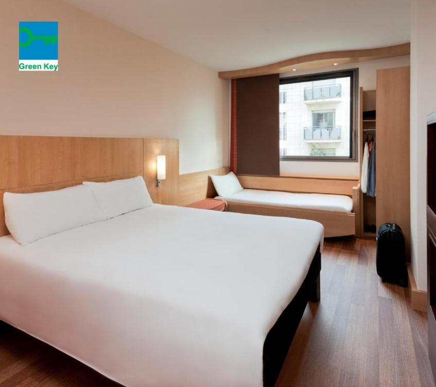 Ibis Lleida Hotel ภายนอก รูปภาพ