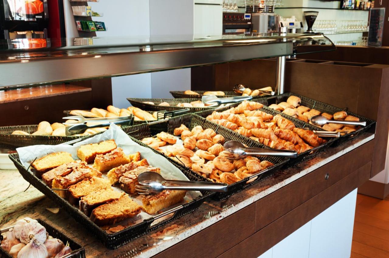 Ibis Lleida Hotel ภายนอก รูปภาพ